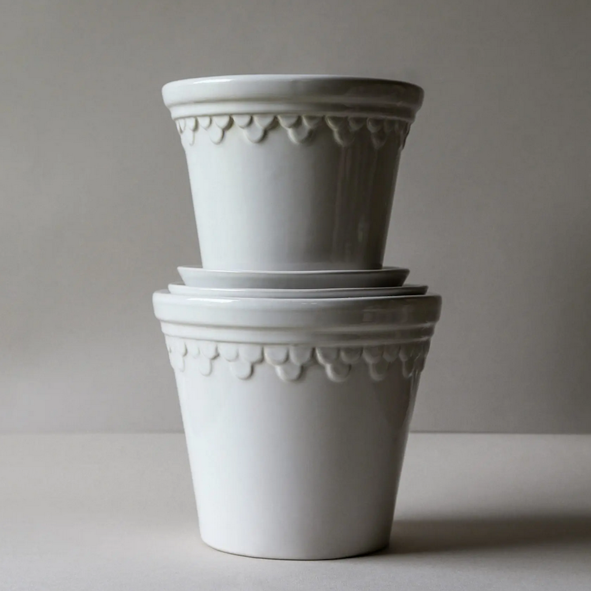 C*Y様 Bergs Potter Copenhagen Mineral Whi Copenhagen Pot With Saucer Mineral White, Ø11 cm | RoyalDesign