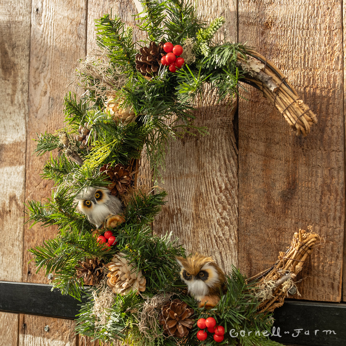 Crescent Wicker Wreath 14in