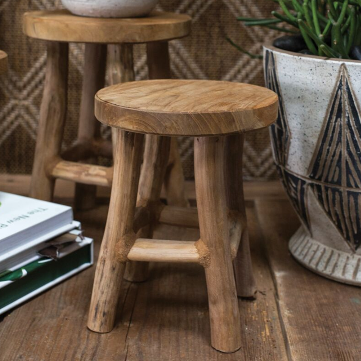Cobble Stand 6.75x 8.5h, Teak