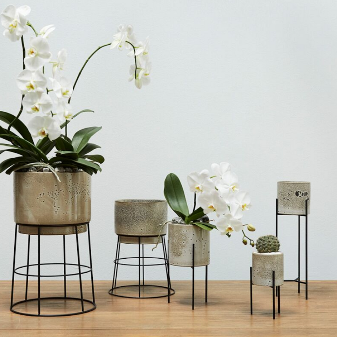 artificial plant pot with stand Veranda Plant Stand 4.5x6.7 with Pot SET – Cornell Farm