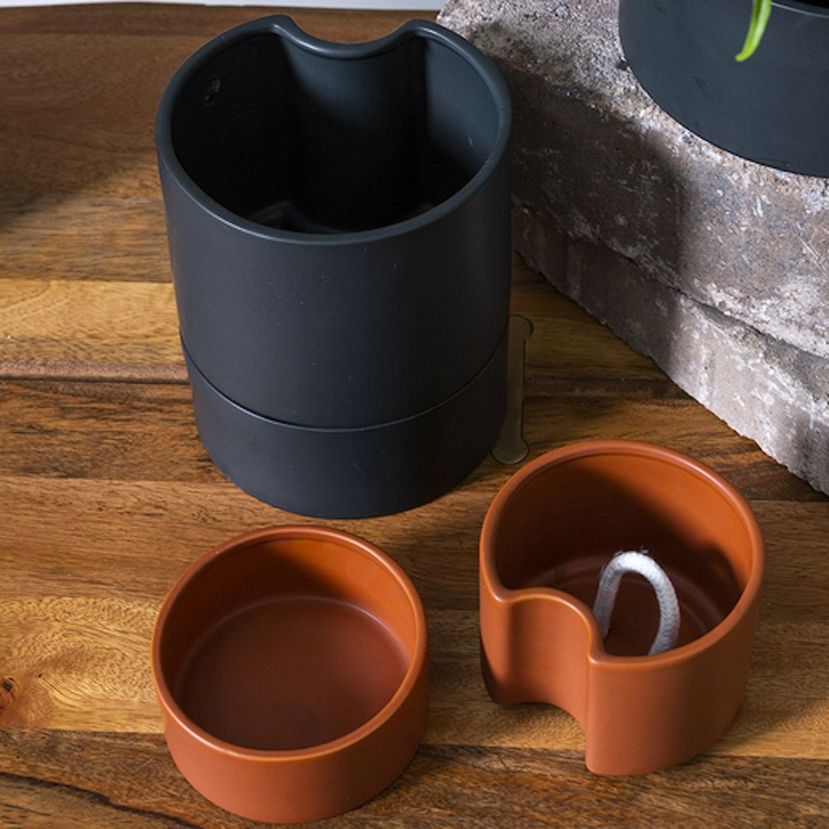 Jett Selfwatering Pot 6x7in Black