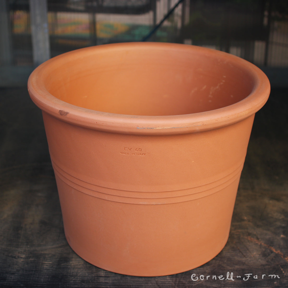 Terracotta Lipped Cylinder