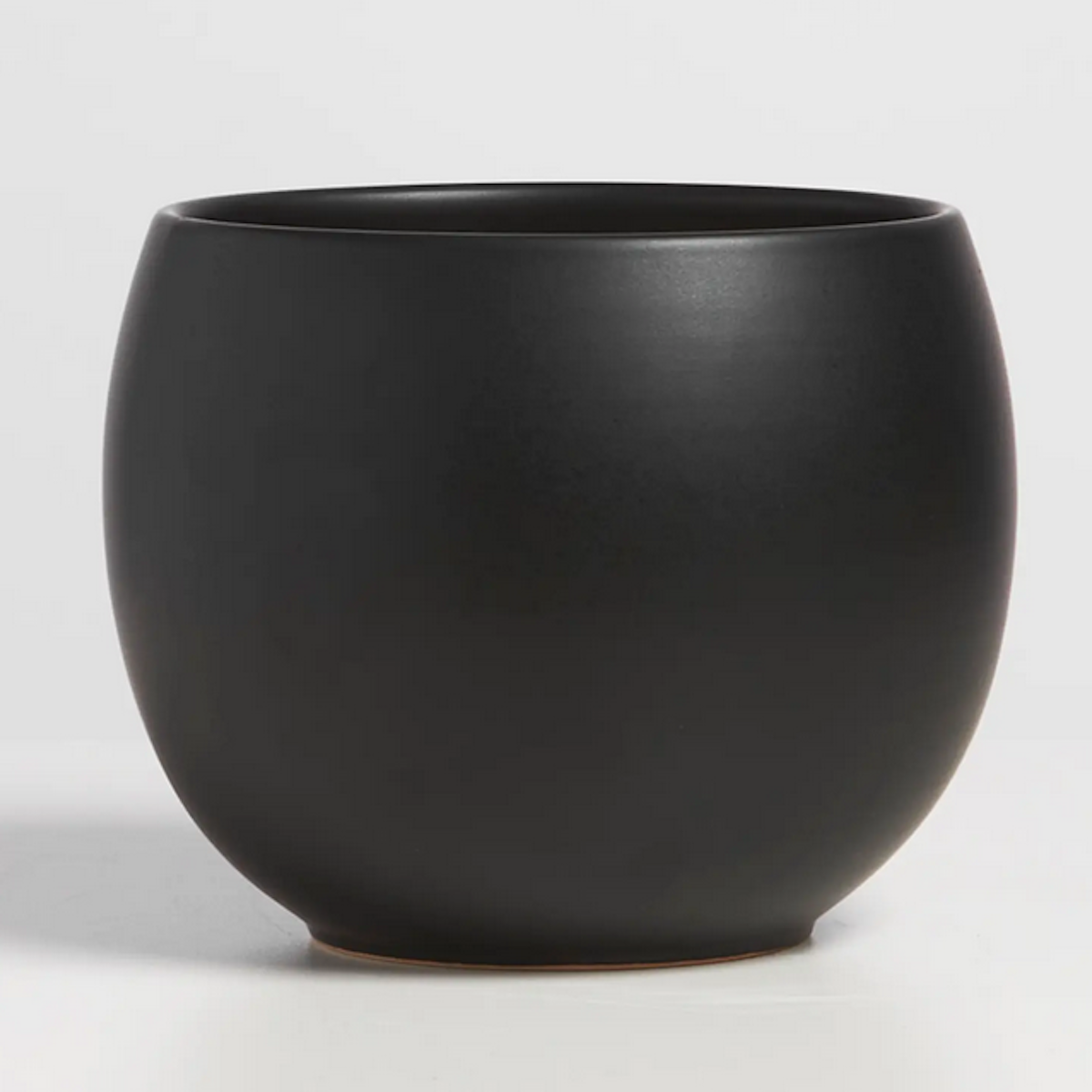 Peach&Pebble Sphere Planter 6in Black